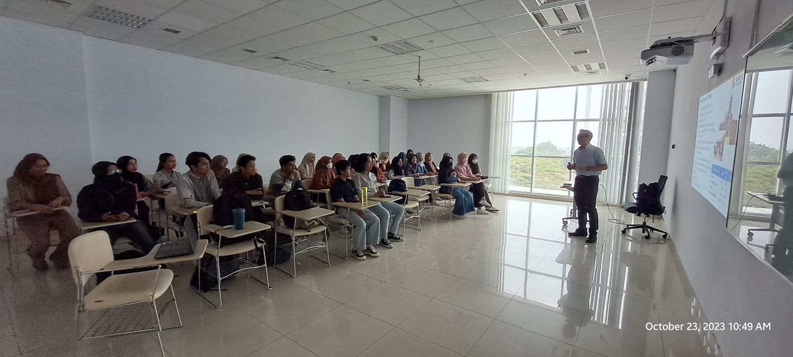 FGD dan Co-Teaching Prof. Hamzah Fansuri, Ph.D dari Institut Teknologi Sepuluh Nopember (ITS)