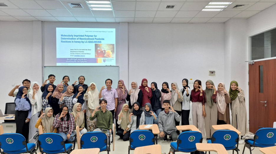 Kuliah Tamu: Penerapan Molecularly Imprinted Polymer untuk Penentuan Neonicotinoid dalam Madu Menggunakan LC-QQQ-MS/MS oleh Assoc. Prof. Dr. Nor Kartini Binti Abu Bakar dari Universiti Malaya