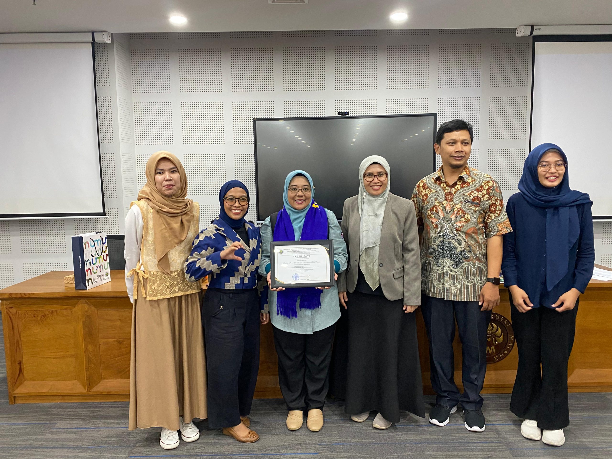 Kerjasama Dosen UM dan Peneliti Malaysia Eksplorasi Mineral Bondowoso: Kembangkan Material Maju untuk mendukung SDGs di Indonesia