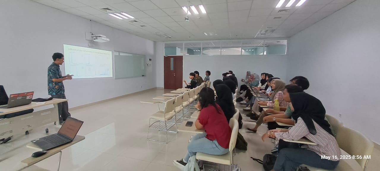 Co-Teaching Manajemen Laboratorium Hadirkan Peneliti BRIN: Mahasiswa Pelajari Elektrokimia Lebih Mendalam