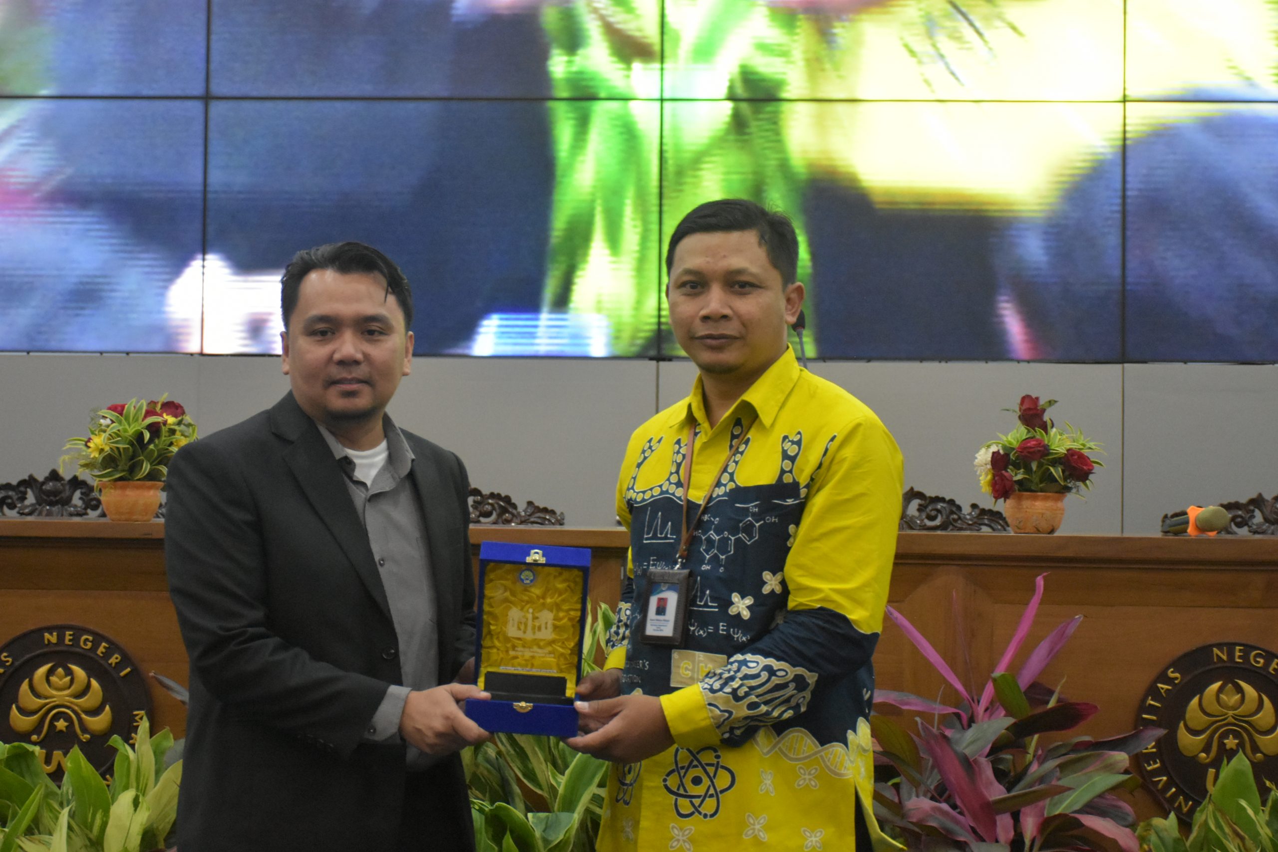 Menjelajahi Dunia Kimia Logam Mulia: Assoc. Prof. Dr. Mohd Rizal Razali (USM, Malaysia) Hadir di 2nd International Conference on Sustainable Chemistry 2025